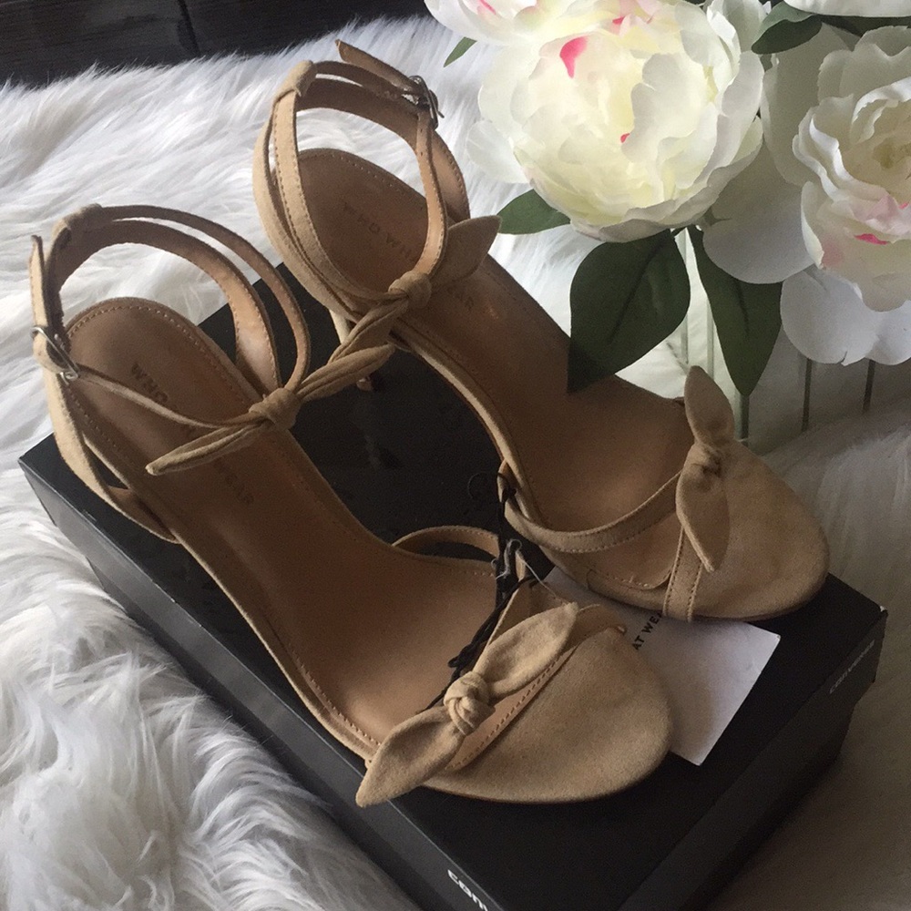 NWT Nude Strappy Heels